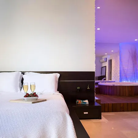 Sleeps 8 Pool Air Con Wifi Vila