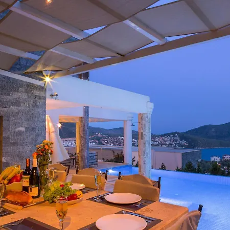 Vila Sleeps 8 Pool Air Con Wifi