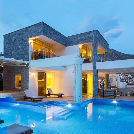 Sleeps 8 Pool Air Con Wifi